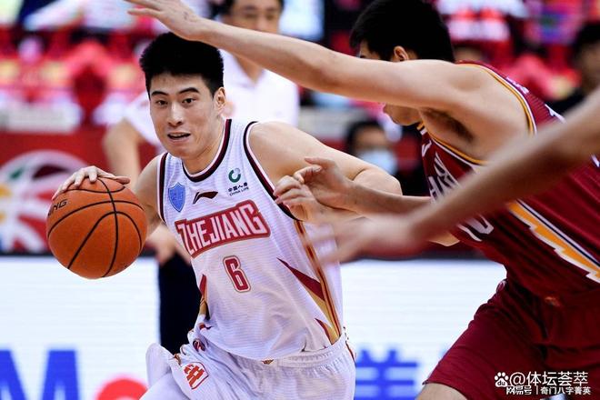 开云平台-包含里程碑夜！浙江稠州临场应变，意甲加时末段刷纪录，更衣室稳定，赛程密集仍需轮换的词条