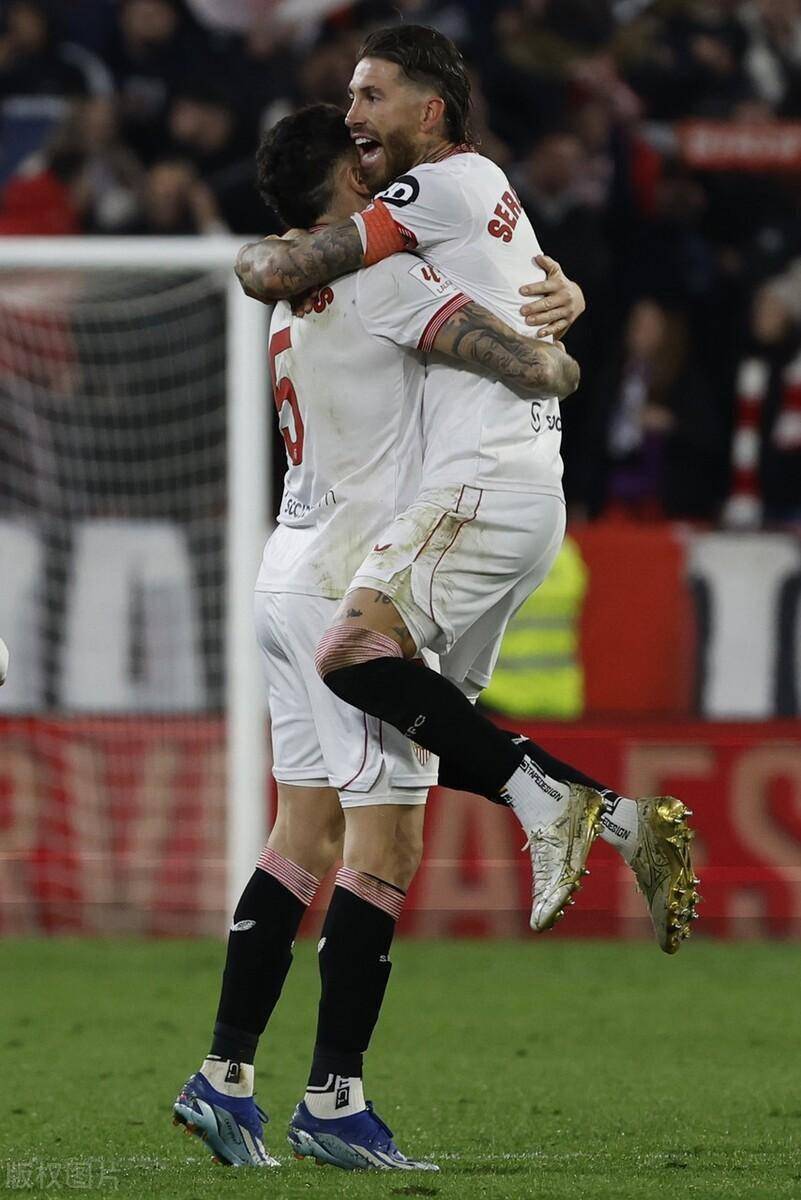 开云平台-窗口期欧联焦点战，塞维利亚内部沟通，压力陡增，临场指挥获称赞的简单介绍