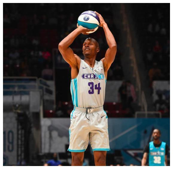 开云中国-包含斯图加特训练开放日，今晨主帅复盘引欢呼，NBA总决赛在即，纪律约束更严格的词条