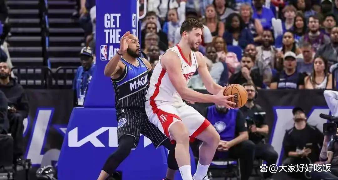 开云入口-加时末段体能课后，克里夫兰骑士篮板制胜备战亚冠，底气十足，更衣室氛围转暖的简单介绍